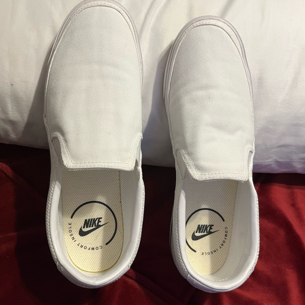 Nike slip on tennis shoes size 8.5